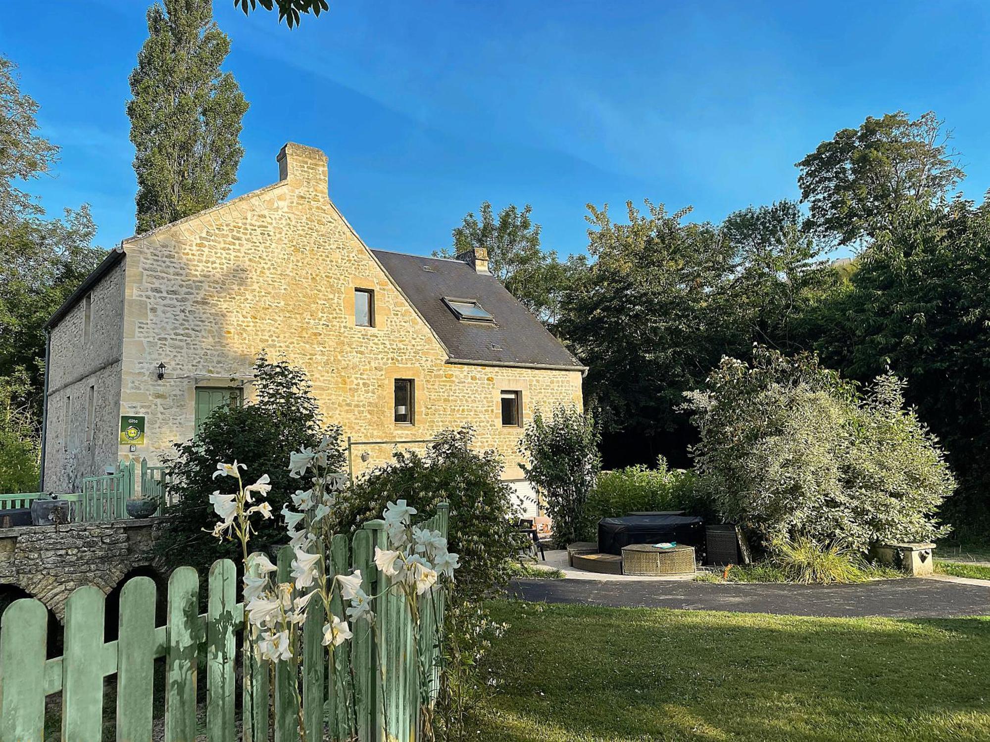 Les 2 Gites Des Chambres De Capucine Carcagny ภายนอก รูปภาพ